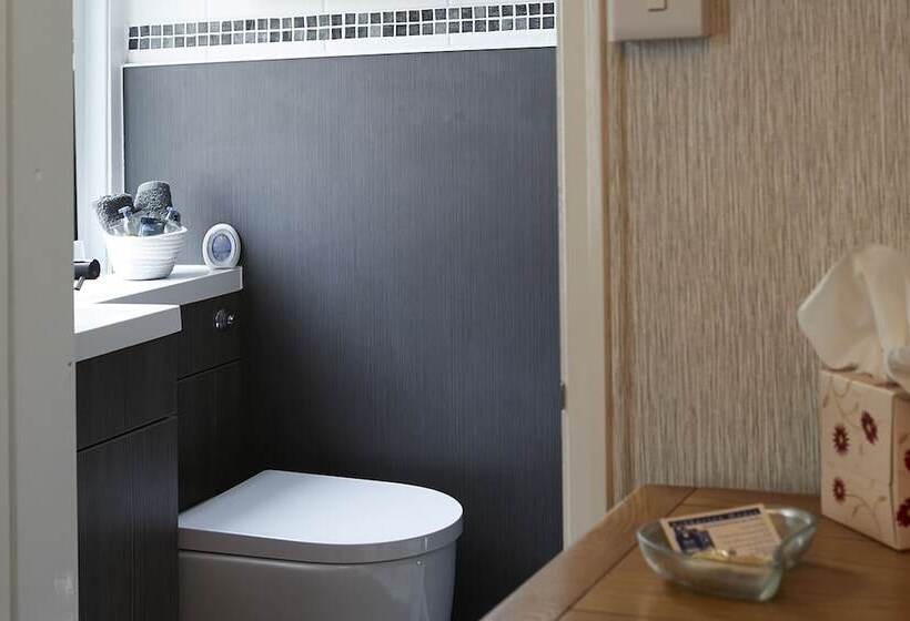 اتاق خانوادگی, Ashburton House  B&b