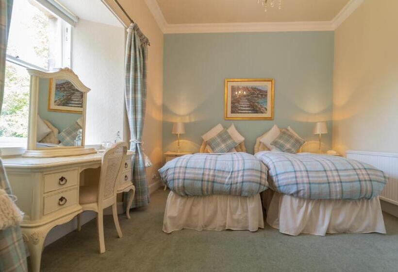 חדר משפחתי, Bankton House