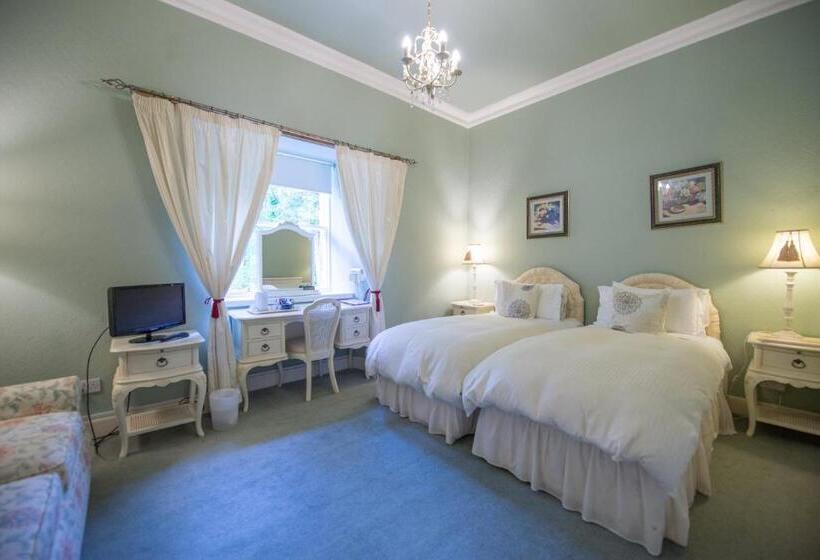 חדר משפחתי, Bankton House