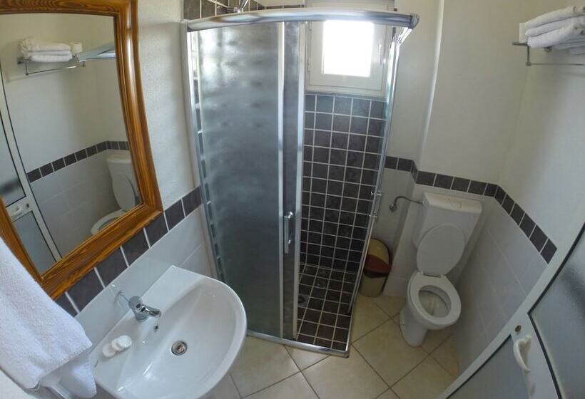 Quarto Triplo Standart, Bicaj