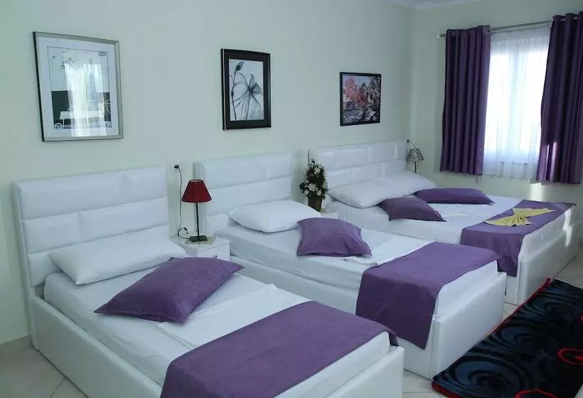 اتاق استاندارد چهار تخته, Bicaj