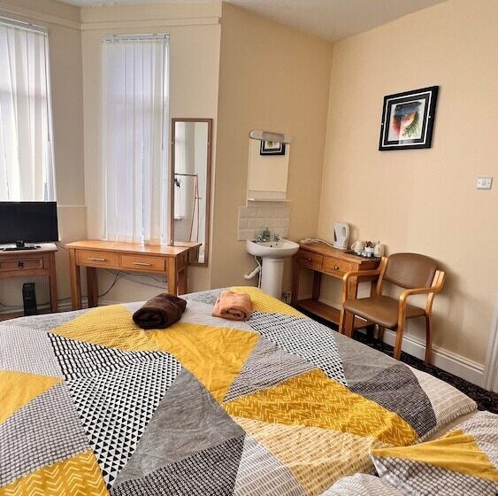 Quarto Estandar Banheiro Compartilhado, Castle Lodge Guest House 86 88 Sheil Rd L6 3af
