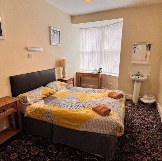 Номер Стандарт Совместная Ванная, Castle Lodge Guest House 86 88 Sheil Rd L6 3af