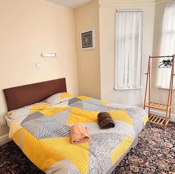 Quarto Estandar Banheiro Compartilhado, Castle Lodge Guest House 86 88 Sheil Rd L6 3af