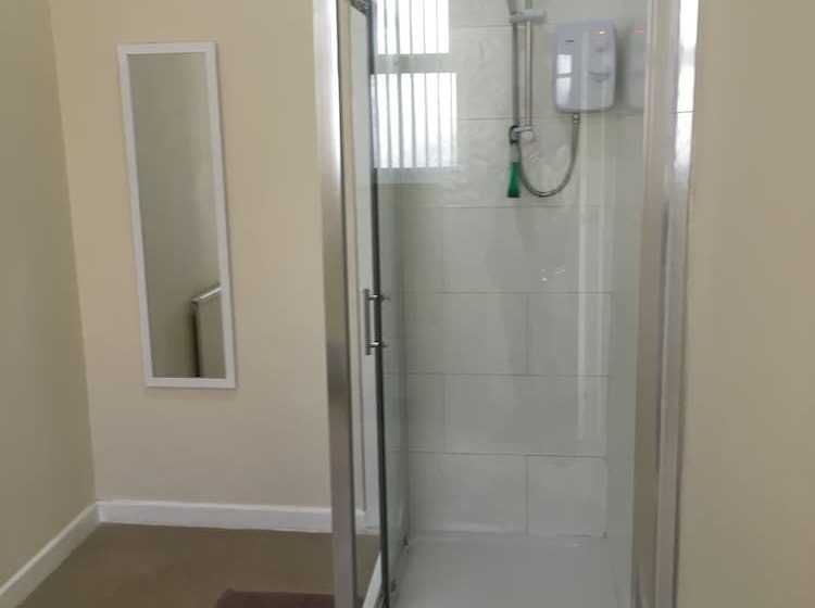 Quarto Triplo Estandar, Castle Lodge Guest House 86 88 Sheil Rd L6 3af