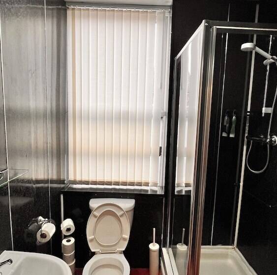 Quarto Familiar, Castle Lodge Guest House 86 88 Sheil Rd L6 3af