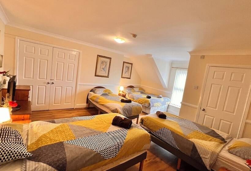 Quarto Familiar, Castle Lodge Guest House 86 88 Sheil Rd L6 3af