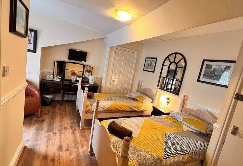 Номер Стандарт, Castle Lodge Guest House 86 88 Sheil Rd L6 3af