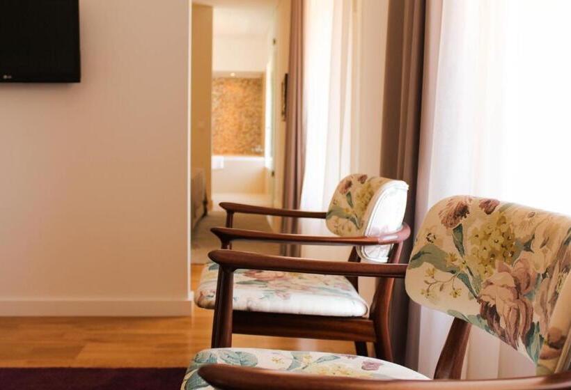 מיטת קינג בסוויטה, Convento Da Serta