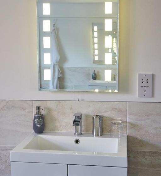 Люкс, Dairy Barns