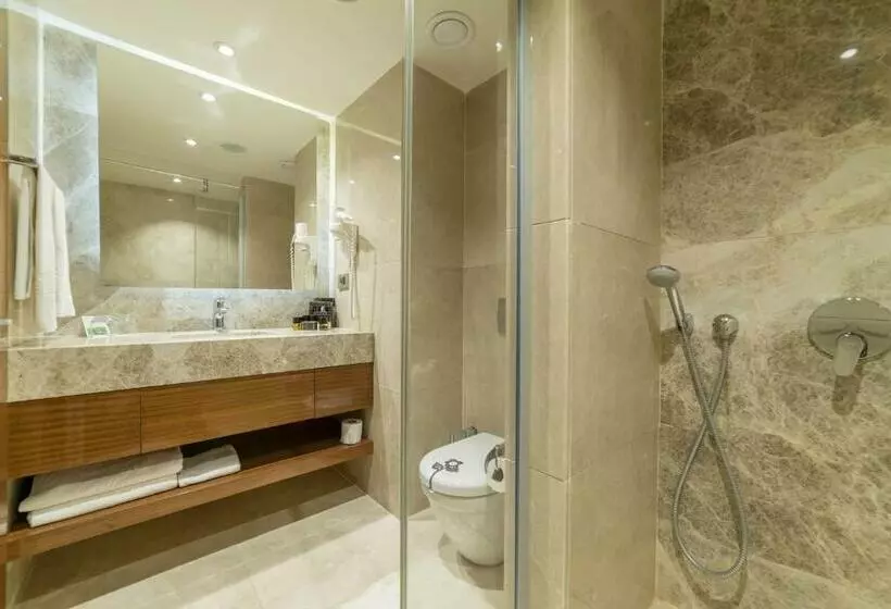 اتاق سوپریور با چشم‌انداز دریا, Ramada by Wyndham Resort Kusadasi