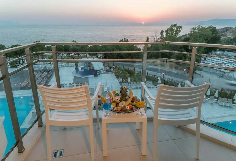 اتاق اکونومی, Ramada by Wyndham Resort Kusadasi