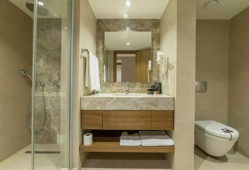 سوئیت با تخت بزرگ, Ramada by Wyndham Resort Kusadasi
