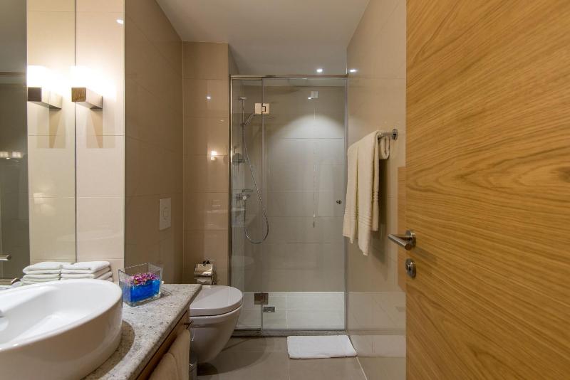 מיטת קינג בסוויטה, Residence Inn By Marriott Sarajevo