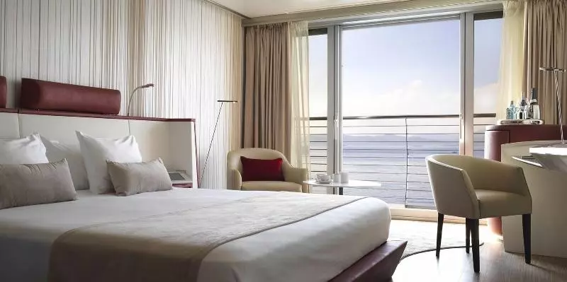 اتاق سوپریور با تخت بزرگ, Sunborn Gibraltar