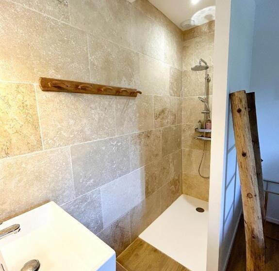 Дом 4 Спальни, Barbarens Maison D Hotes