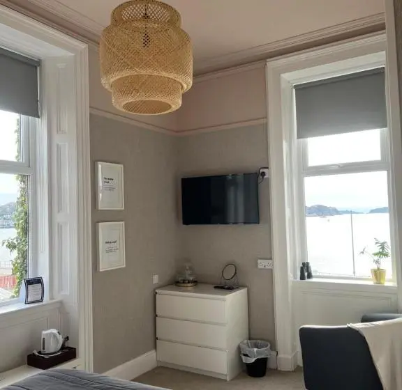 Standard Yhden Hengen Huone Merinäkymä, Glenburnie House