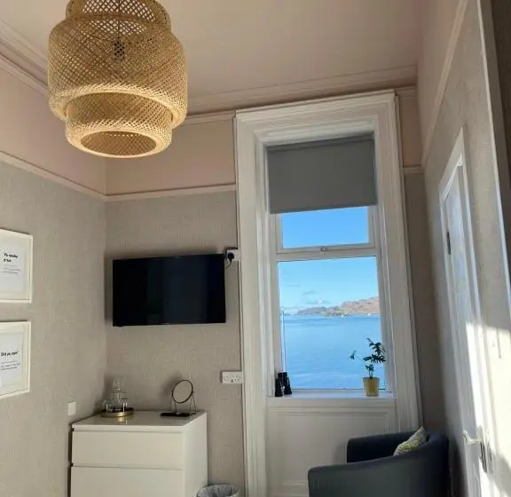 Standard Yhden Hengen Huone Merinäkymä, Glenburnie House
