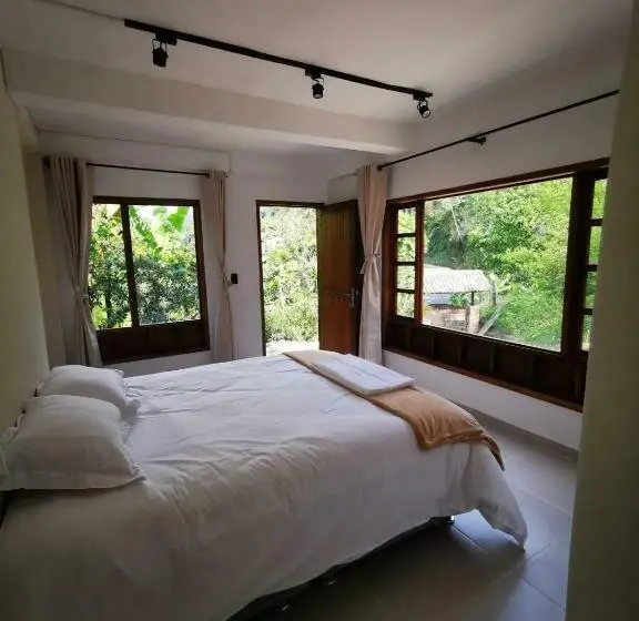 スーペリアールーム, Boutique Albania
