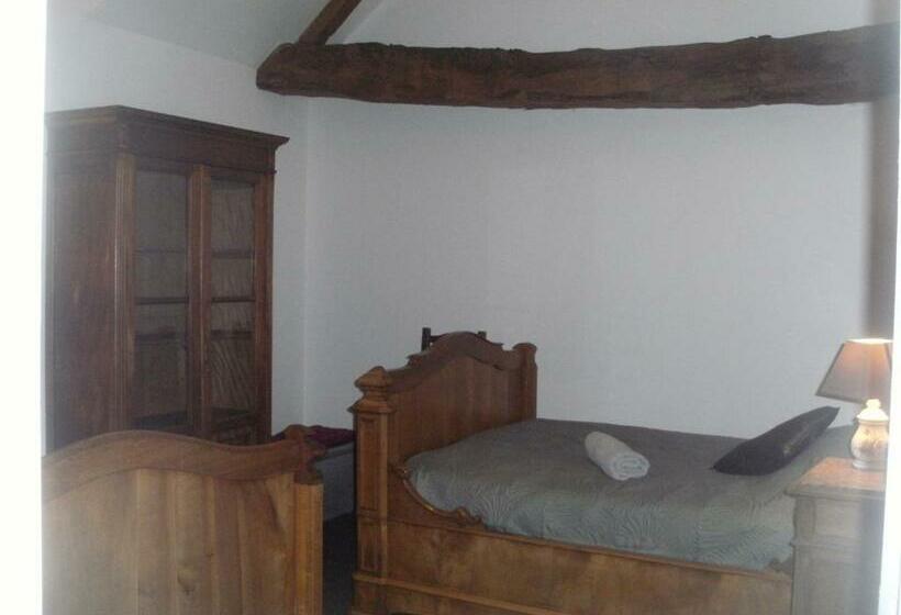 Номер Стандарт, Grange Dans Ancien Corps De Ferme