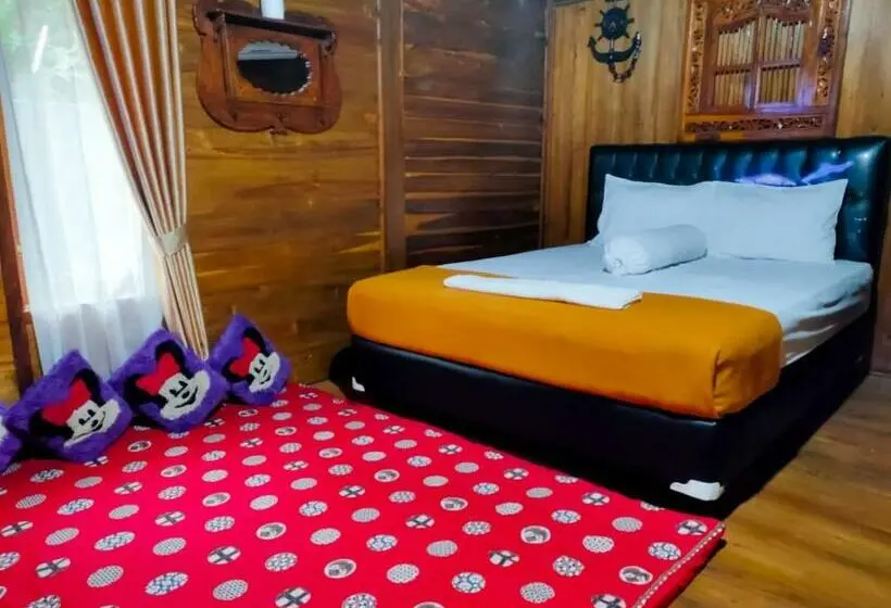 ファミリールーム, Joglo House Karinduaji Madasari