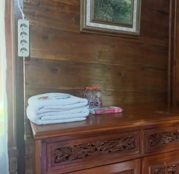 ファミリールーム, Joglo House Karinduaji Madasari