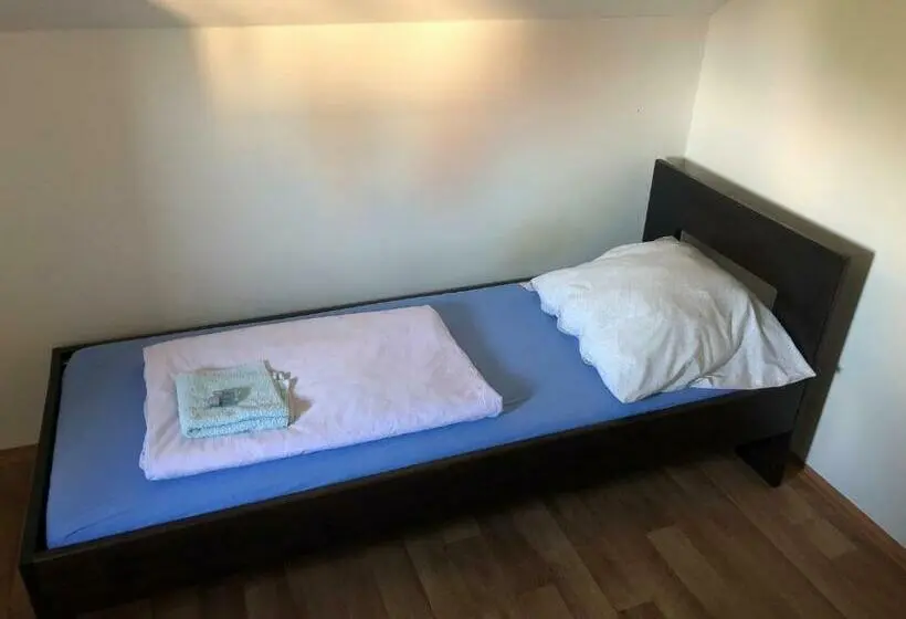 スタンダード４人部屋, Restaurace U Kostela