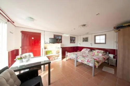 １階の１ベッドルームアパートメント, Bed En Breakfast Dirosa