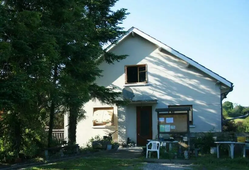 Standard-invahuone, A L Etape De La Ferme