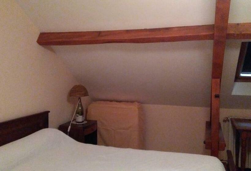 غرفة عائلية, A L Etape De La Ferme