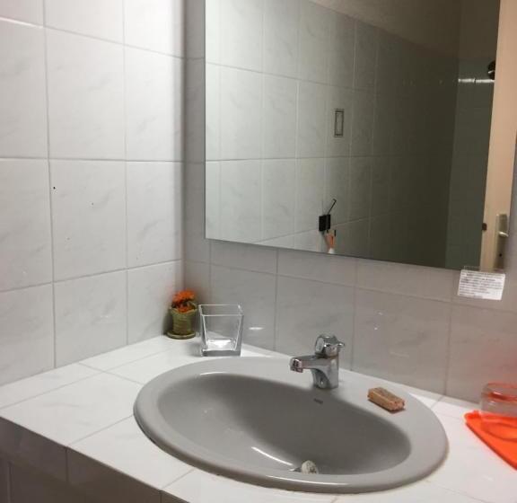 ファミリールーム, Chambres Table D Hotes Carpe Diem