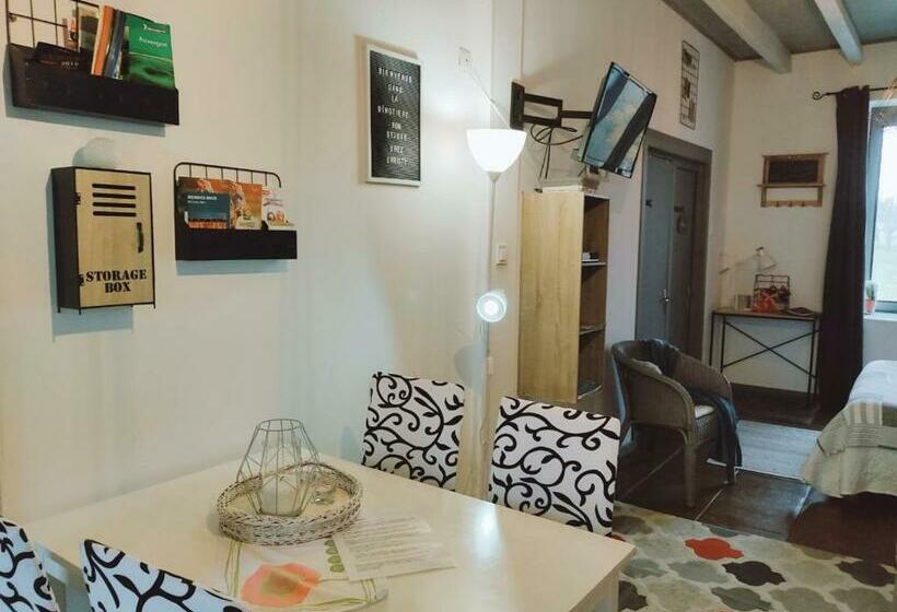 클래식 4인 룸, Chez Christy Chemin Des Dinots