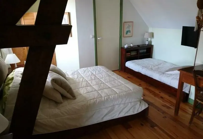 3 Bett Standardzimmer Gartenblick, La Ferme Oasis
