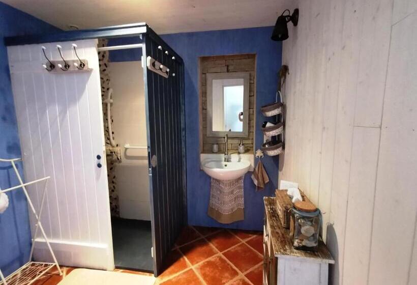 חדר סטנדרט לשלושה עם נוף לגינה, Le Domaine Du Sens