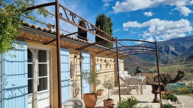 غرفة قياسية سرير كينج, Mas Tulipe De Soie