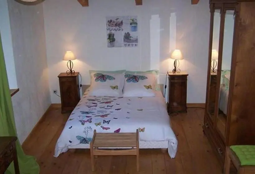スタンダード４人部屋, Salomony Chambre D Hôtes