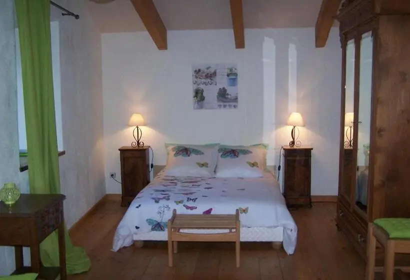 スタンダード４人部屋, Salomony Chambre D Hôtes