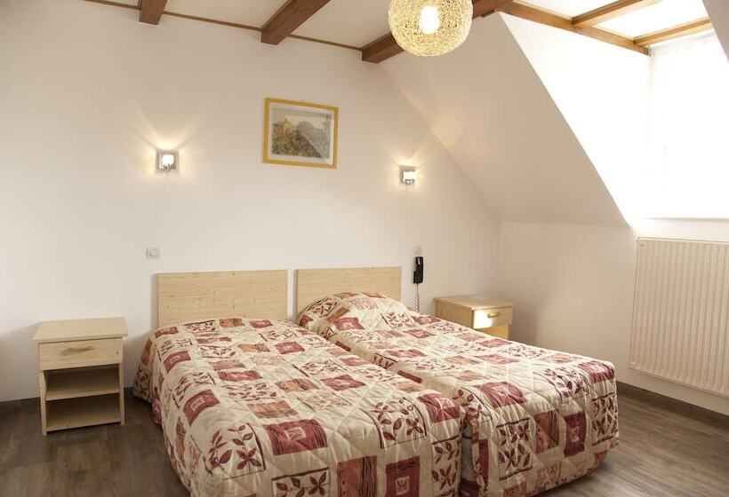 Номер Стандарт, A L étoile D Or