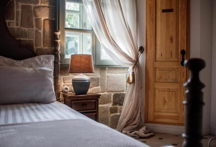 キングサイズベッドのスーペリアルーム, Hazai Provence