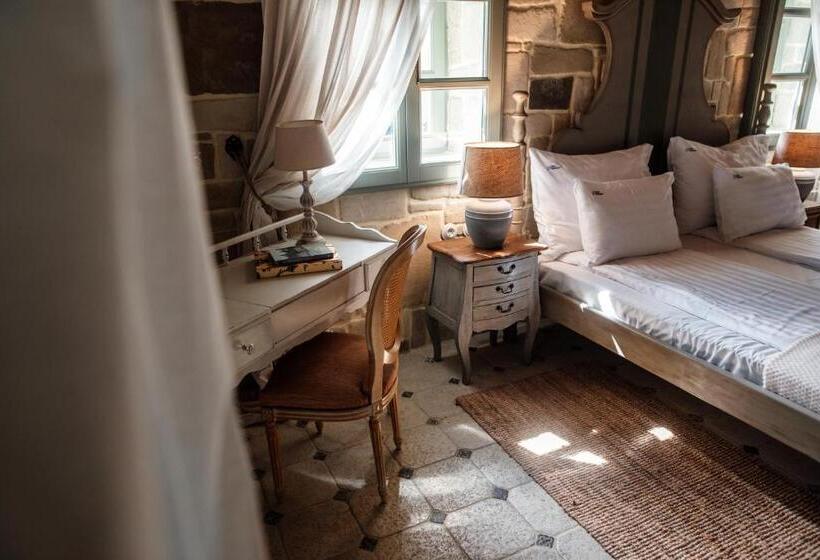 キングサイズベッドのスーペリアルーム, Hazai Provence