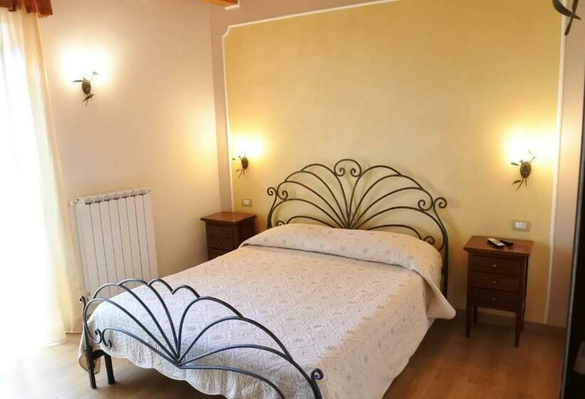 غرفة ديلوكس مزودة بشرفة, Affittacamereil Portale