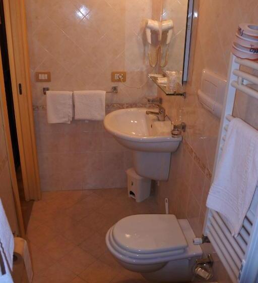 غرفة قياسية مزوَّدة بشُرفة, Affittacamereil Portale