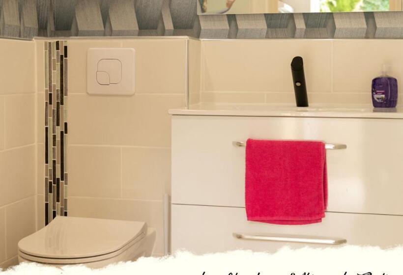 스탠다드 스튜디오, Les Chambres D Aline