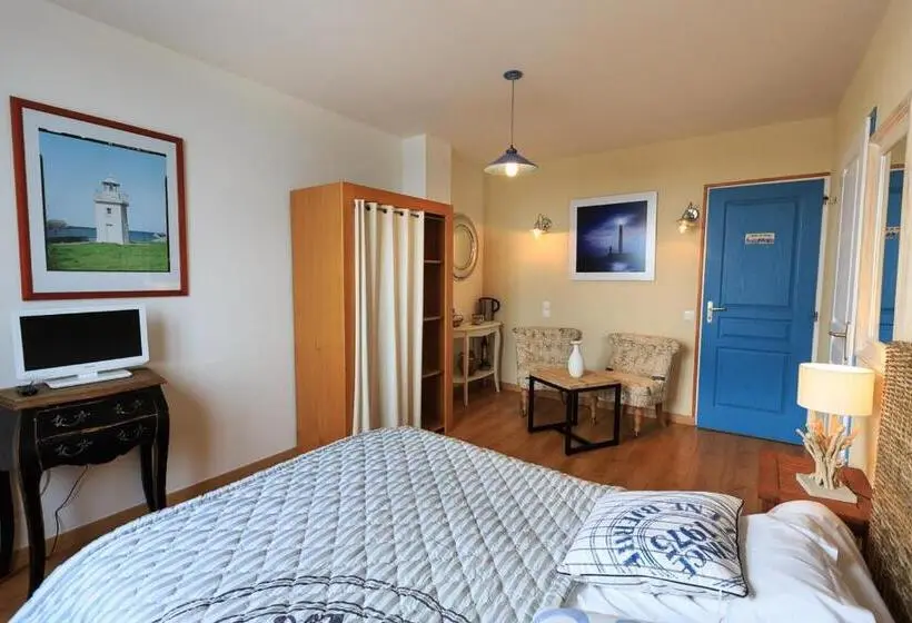 オーシャンビュースタンダードルーム, Les Transats Chambre Et Appartements Vue Mer
