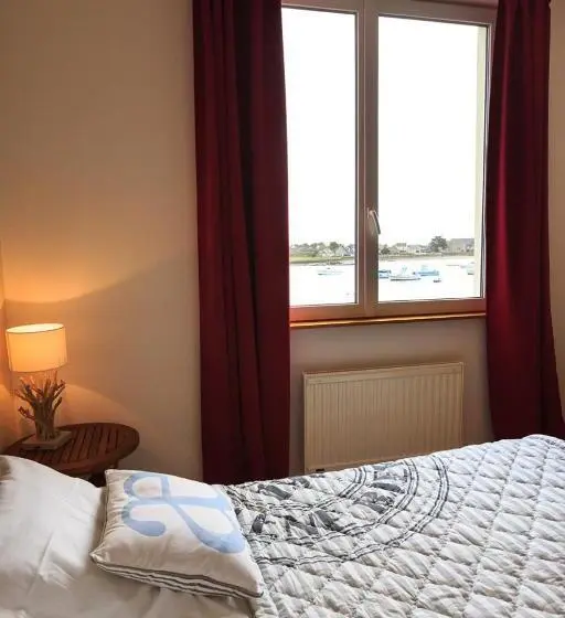オーシャンビュースタンダードルーム, Les Transats Chambre Et Appartements Vue Mer