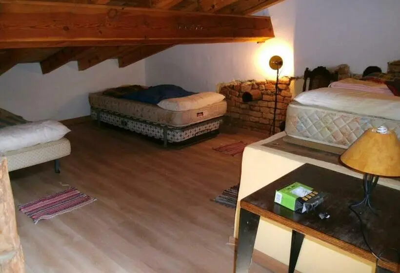 Perhehuone, Albergue El Hacedor