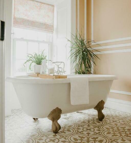 带大床的标准间, Abbeyview House