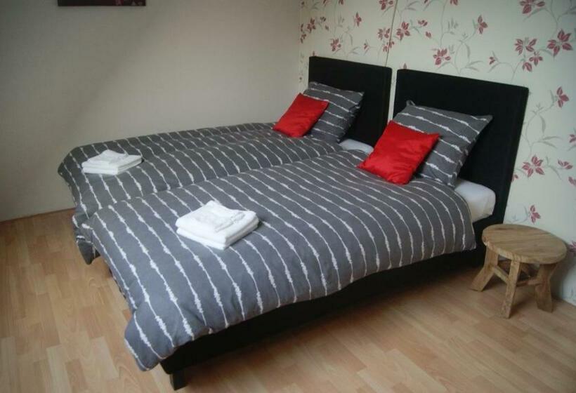 豪华房间, Bron Van Rust