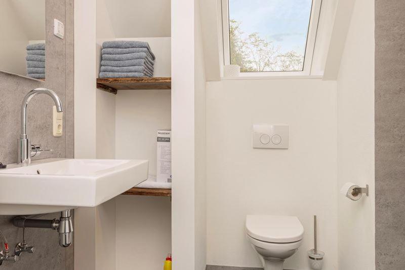 豪华房间, Bron Van Rust