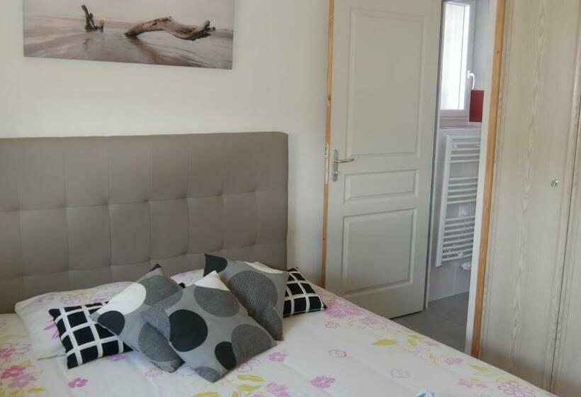 غرفة قياسية لذوى الاحتياجات الخاصة, La Ferme Guibel